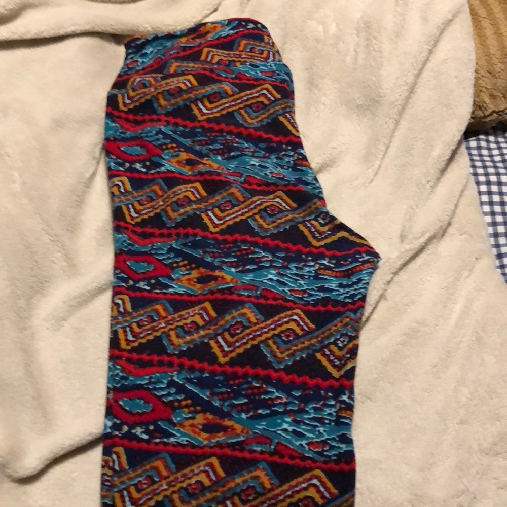 Lularoe leggings 35 inches from waist to bottom